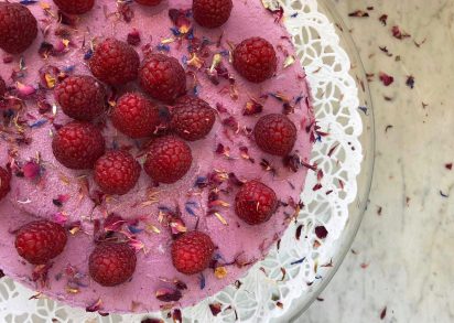 Raw Hallontårta