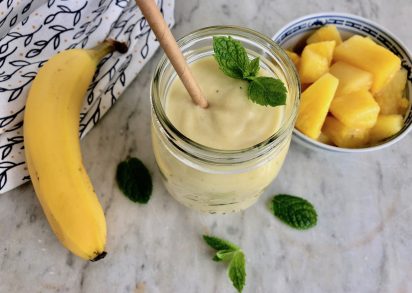 Ananas smoothie med ingefära och mynta
