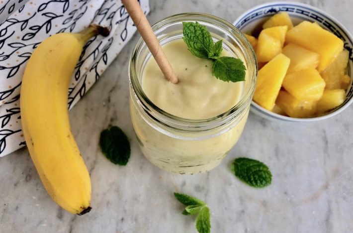 Ananas smoothie med ingefära och mynta