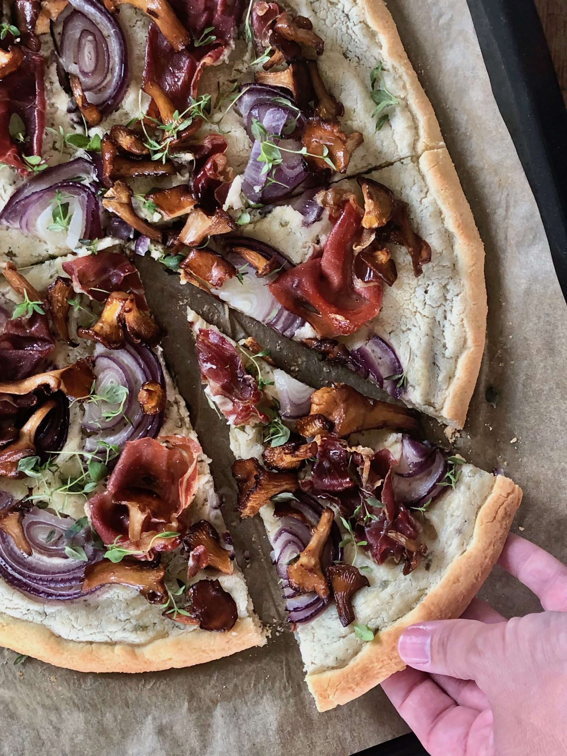 Vit pizza med kantareller - Glutenfri, mejerifri och helt fantastisk!