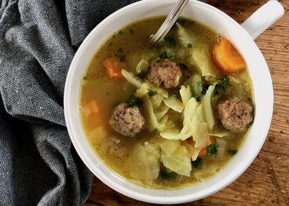 Kålsoppa med frikadeller