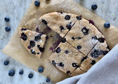 Blåbärsscones med citron och kardemumma